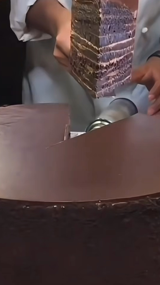 中秋节请你吃巧克力蛋糕,艾特你的好闺蜜请你吃大蛋糕。