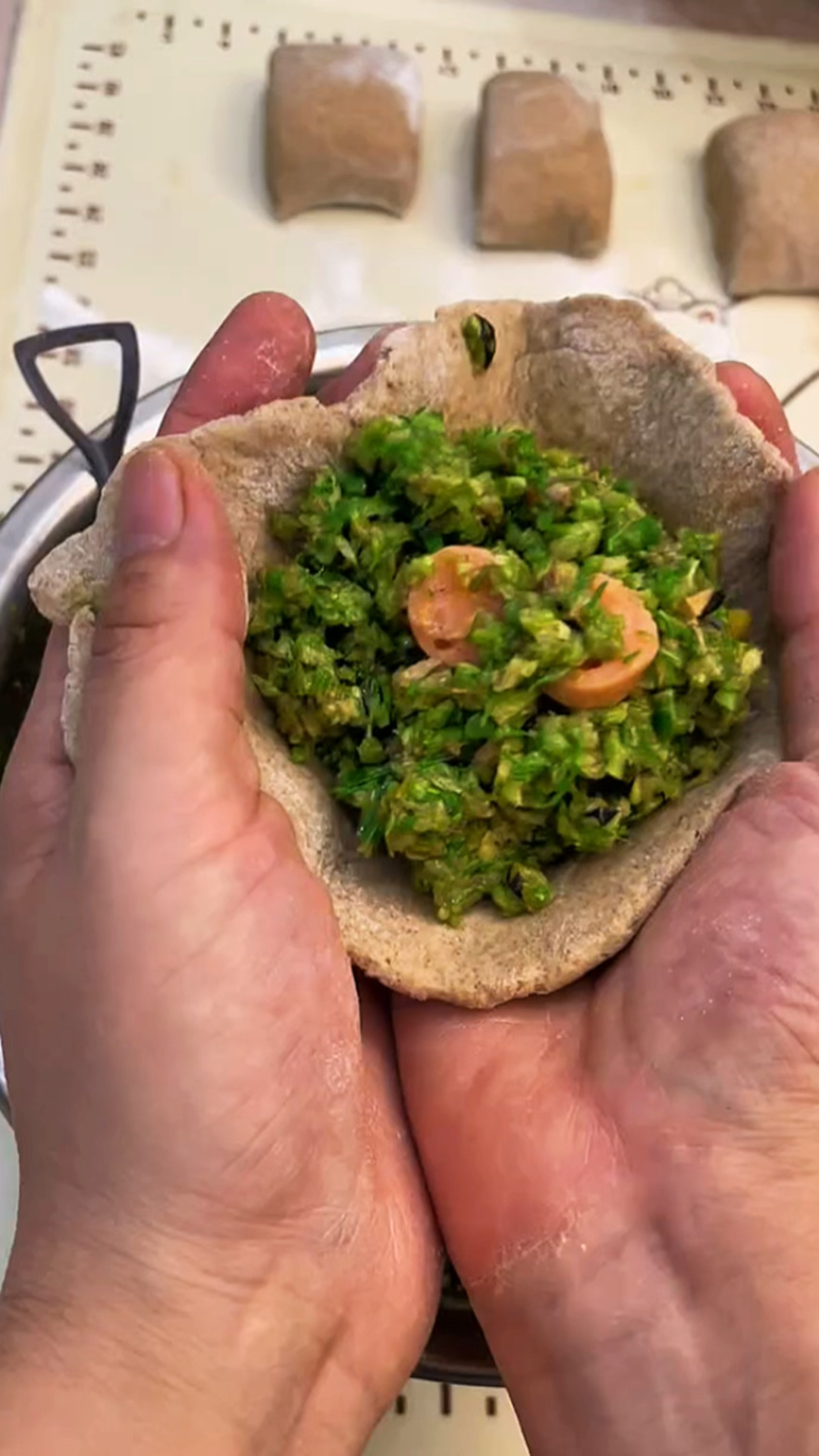 制作麦穗形状的包子
