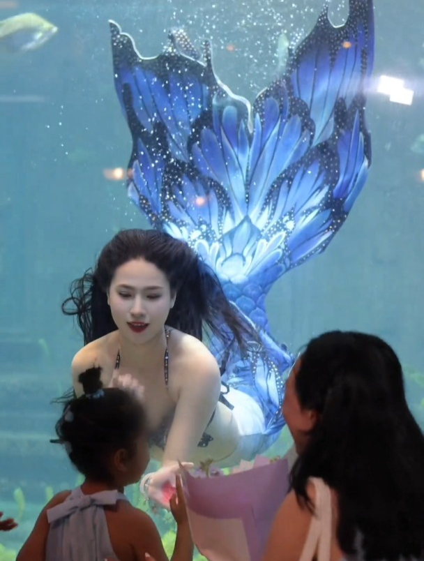 北海之女美人鱼,童话照进现实,震撼控鱼术展现海女魅力!