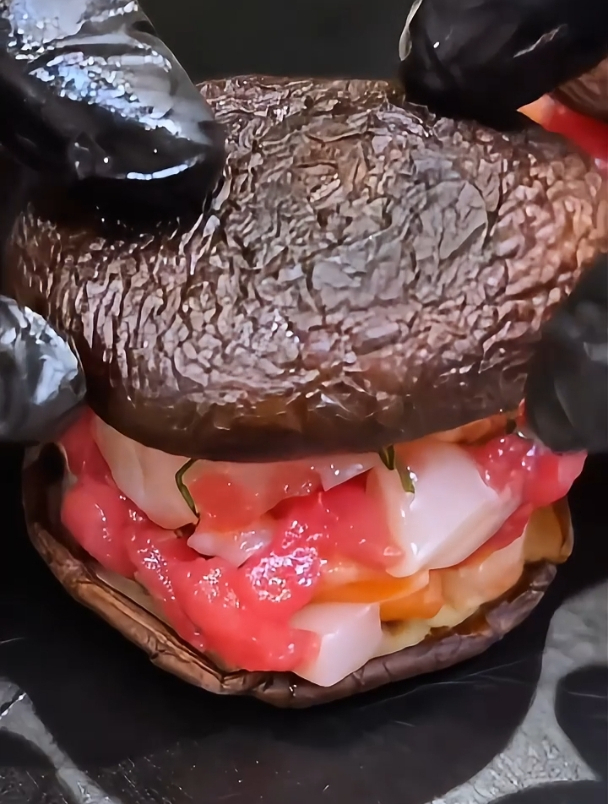 「海陆盛宴」海鲜蘑菇汉堡,味蕾的海洋与森林奇遇!