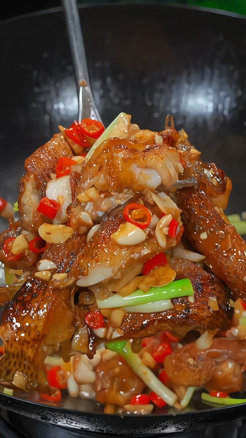 鲈鱼这样煎一下,外焦里嫩的特别好吃#香煎鲈鱼 #湘菜