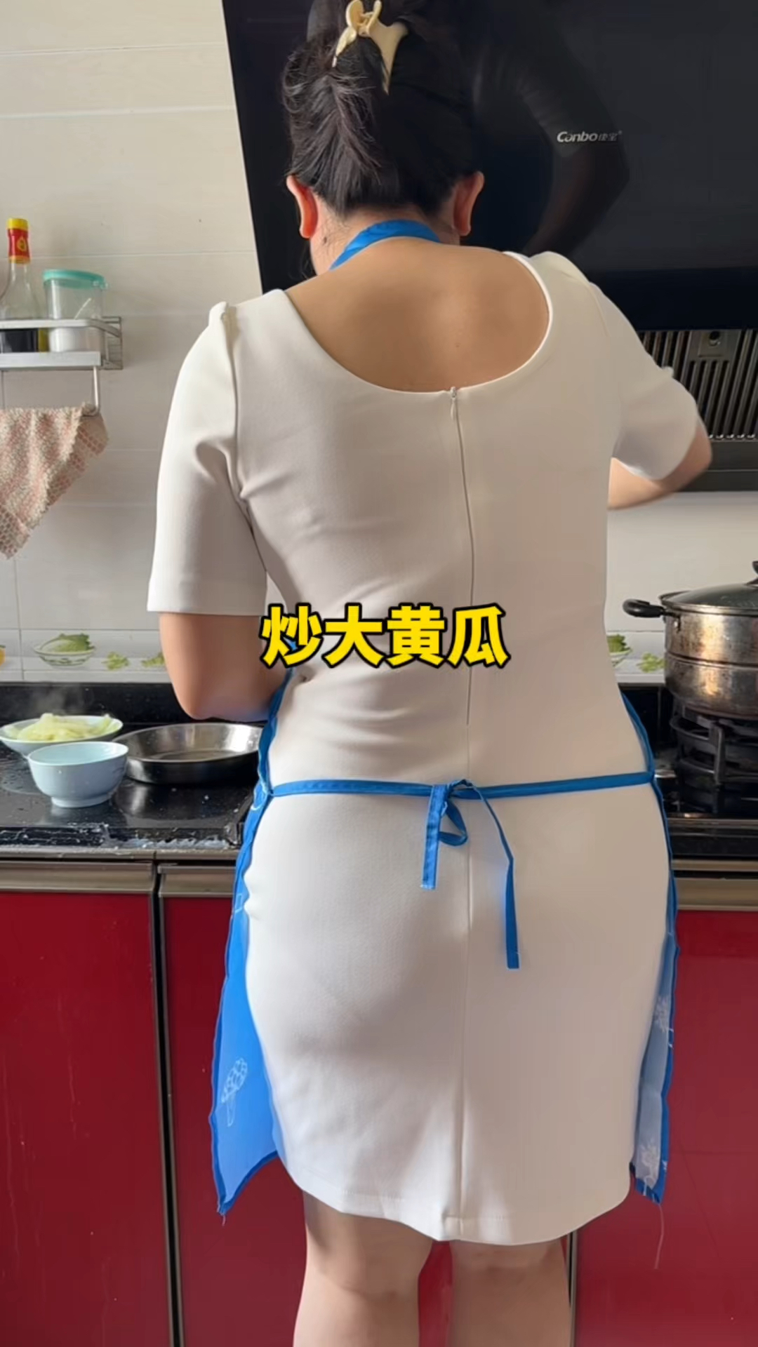 我是来自广东连山的燕子姐姐,今天分享怎么炒黄瓜不会有苦味。