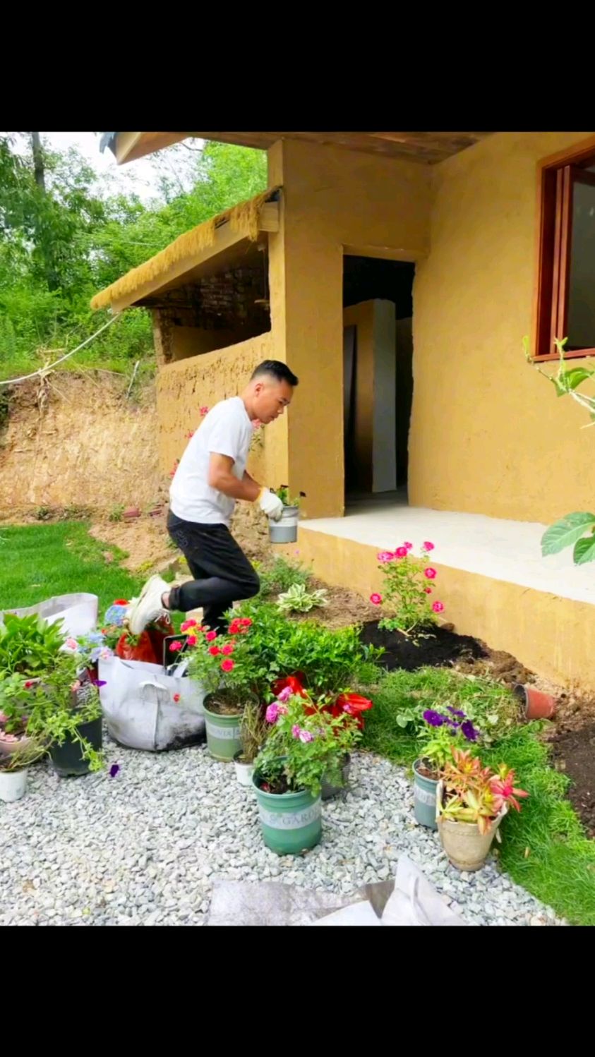 他花了大半年时间,将小院改造诗意庭院,看完真心让人羡慕!