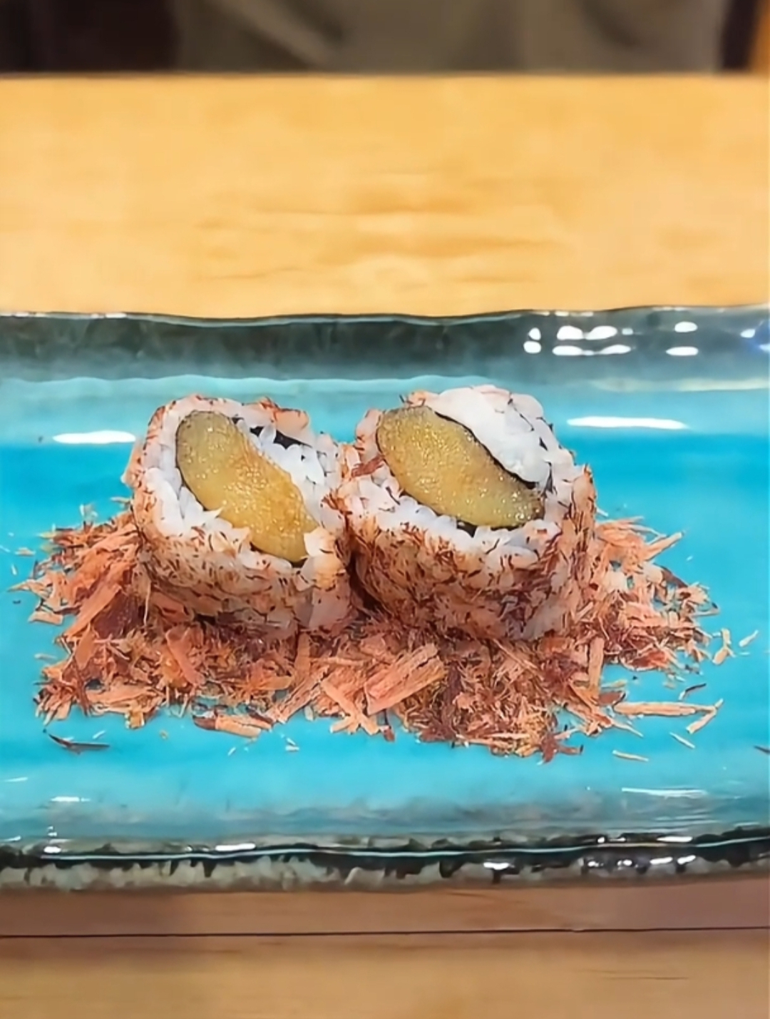 木鱼花舞动味蕾,多子鱼跃然盘上——绝美寿司盛宴!