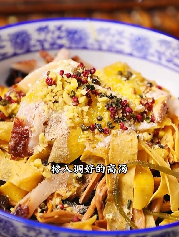 今天做一道九大碗中的洋菜,吃起汤鲜味美,安逸的很哦