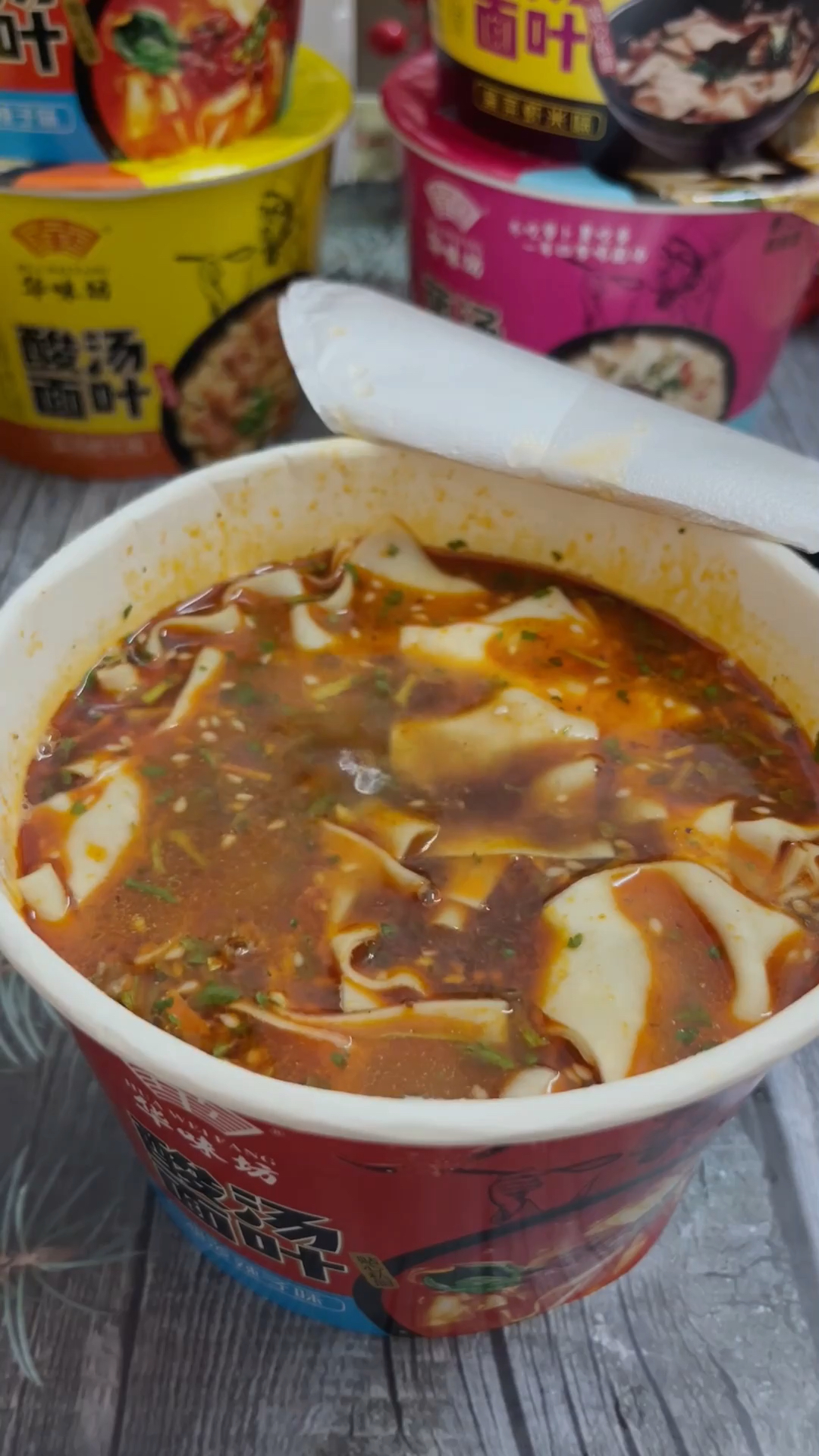 泡一泡就能吃的酸汤面叶,酸爽开胃,一口面一口汤真的是太舒服了