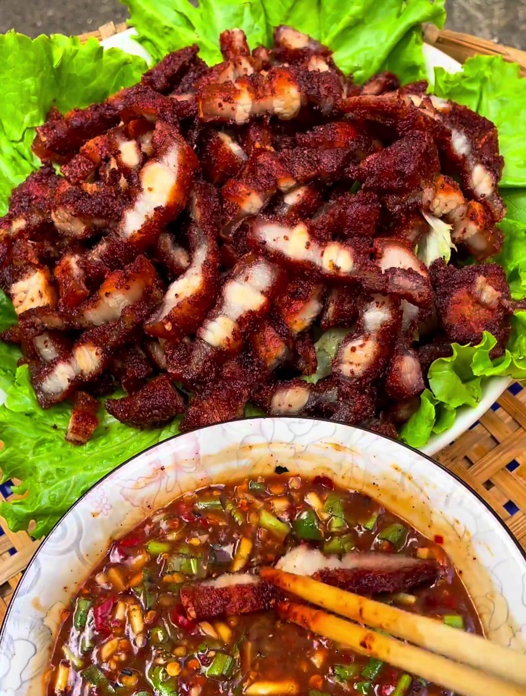 作为云南人,谁能拒绝的了这道五花肉蘸腌菜膏