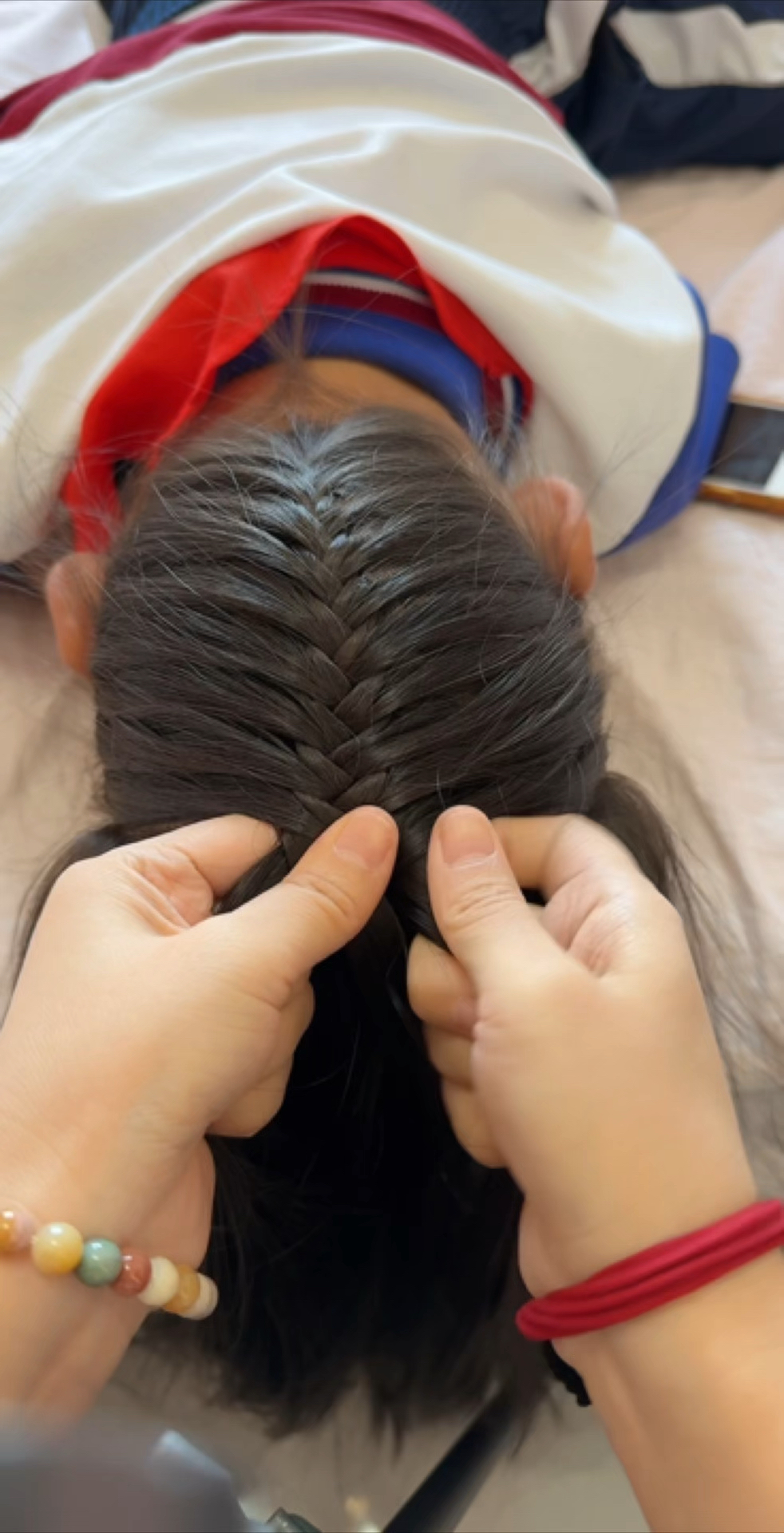 倒扎鱼骨辫换手慢动作和收尾教程