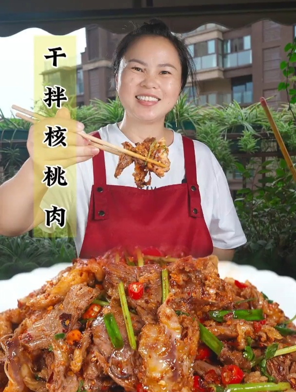 给老公做个最喜欢的核桃肉,比外面买的好吃太多了,既新鲜又简单