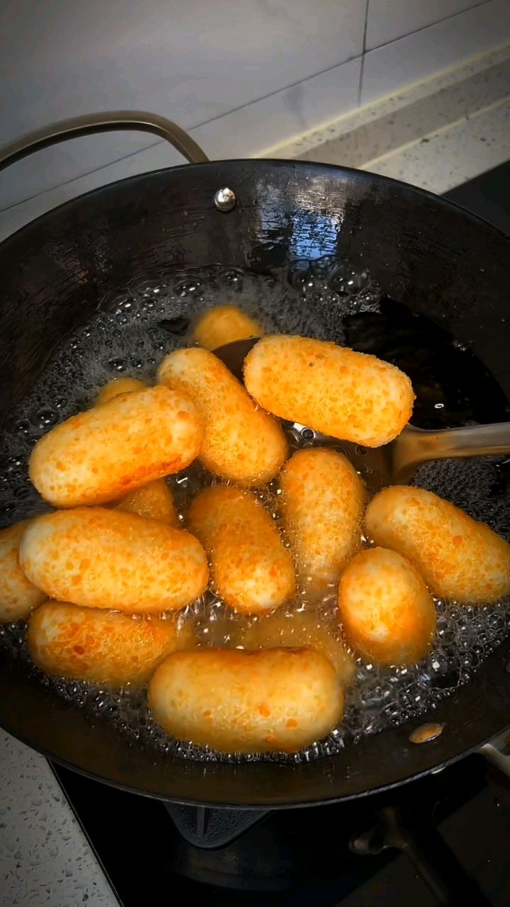 今天既然做出了比火锅店还好吃的红糖糍粑