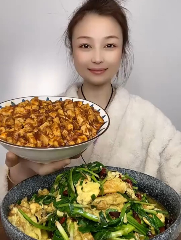 美食吃播:麻婆豆腐盖饭