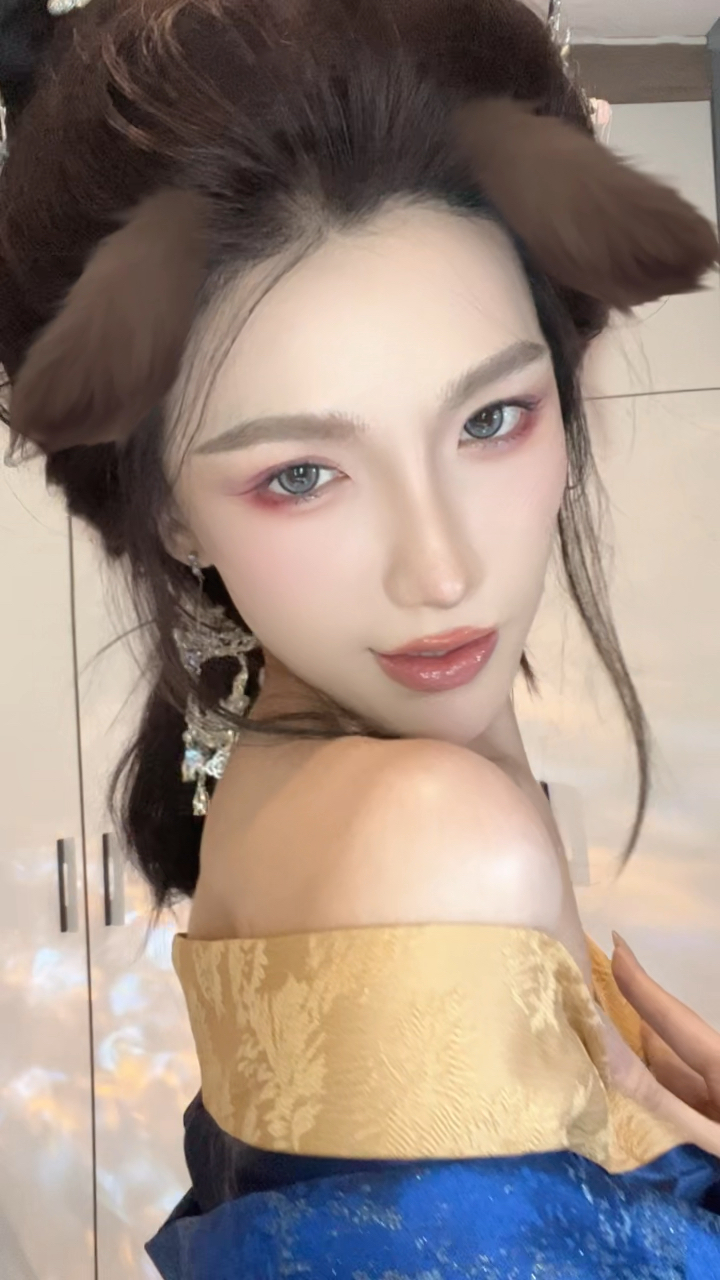 90斤男生锁骨什么样子