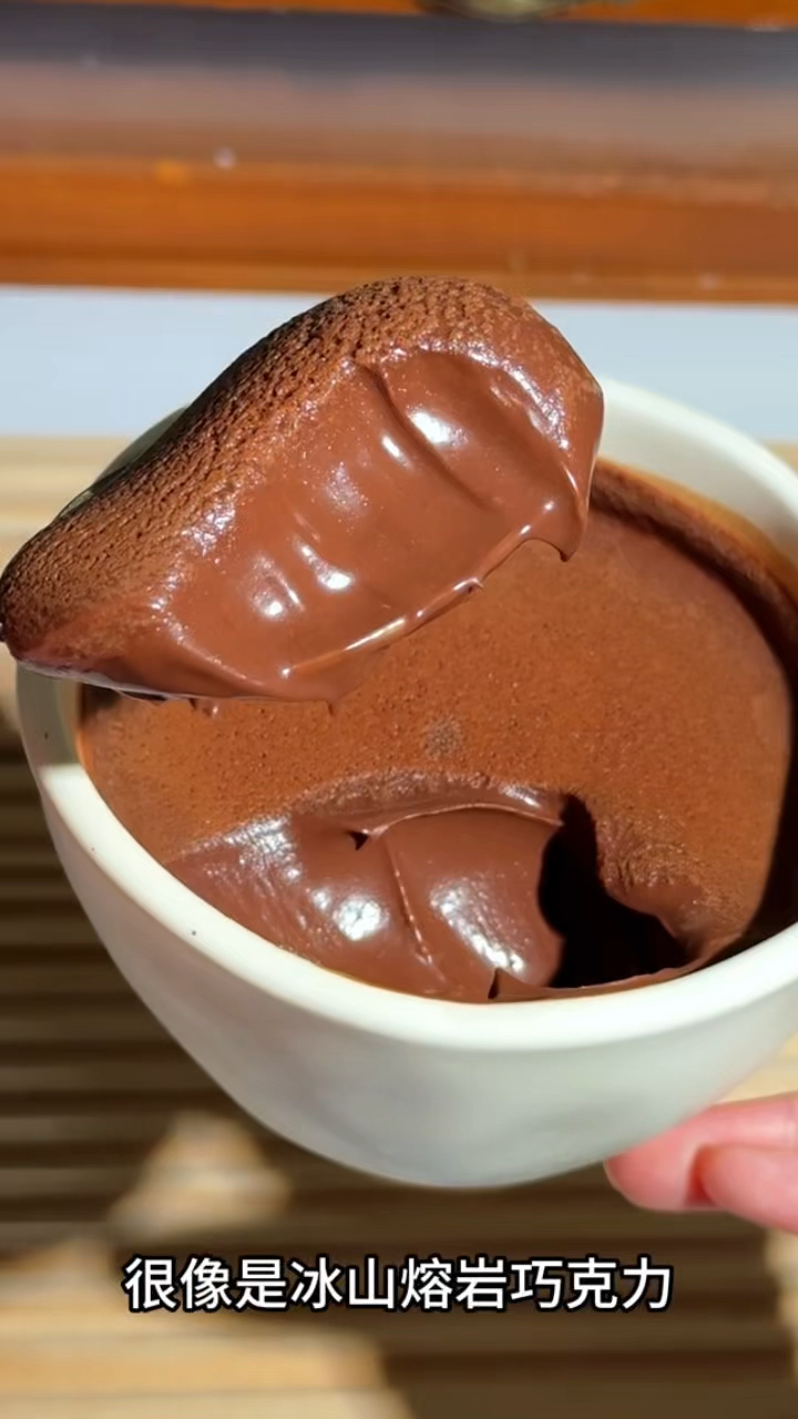 牛奶加巧克力的新吃法真的太赞了,你们可以试一下。