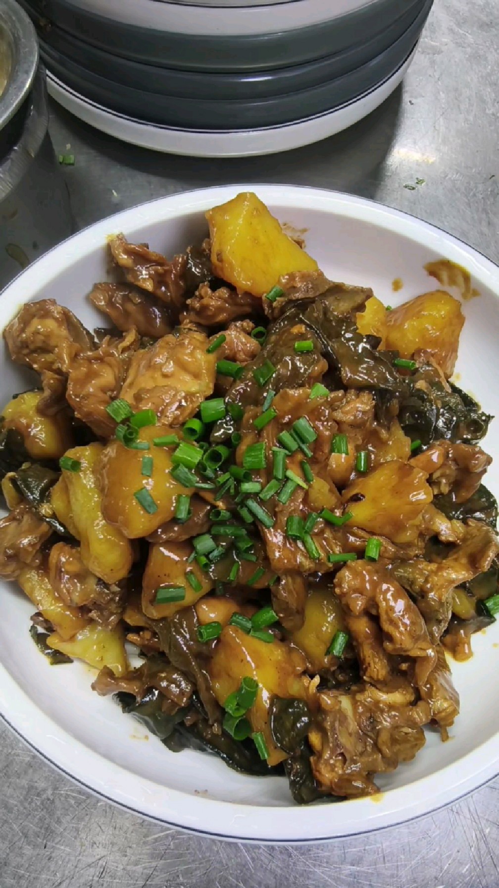 鸡骨架炖土豆扁豆