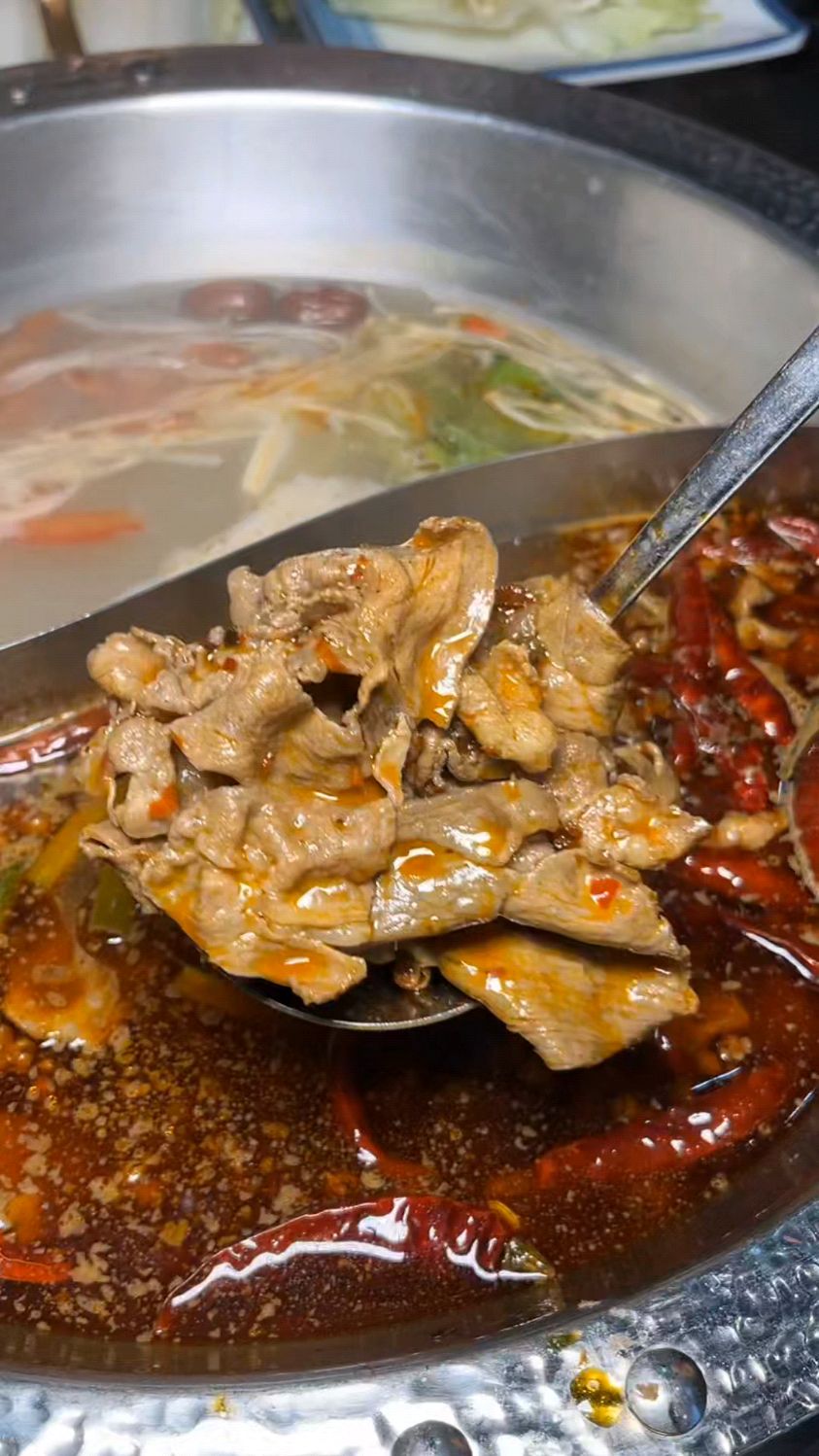 西安人爱吃的川渝火锅当然是大渝小巷,食材新鲜味道巴适