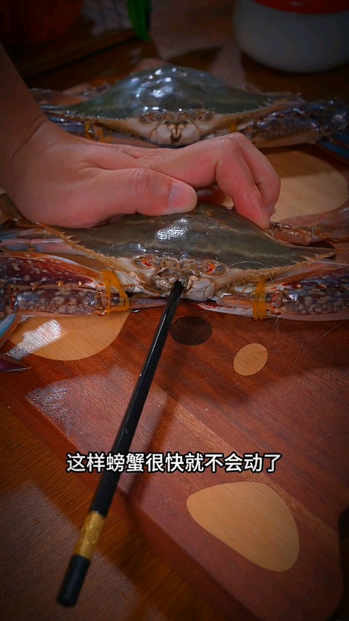 清蒸梭子蟹到底是冷水上锅还是开水上锅?好多人都做错了