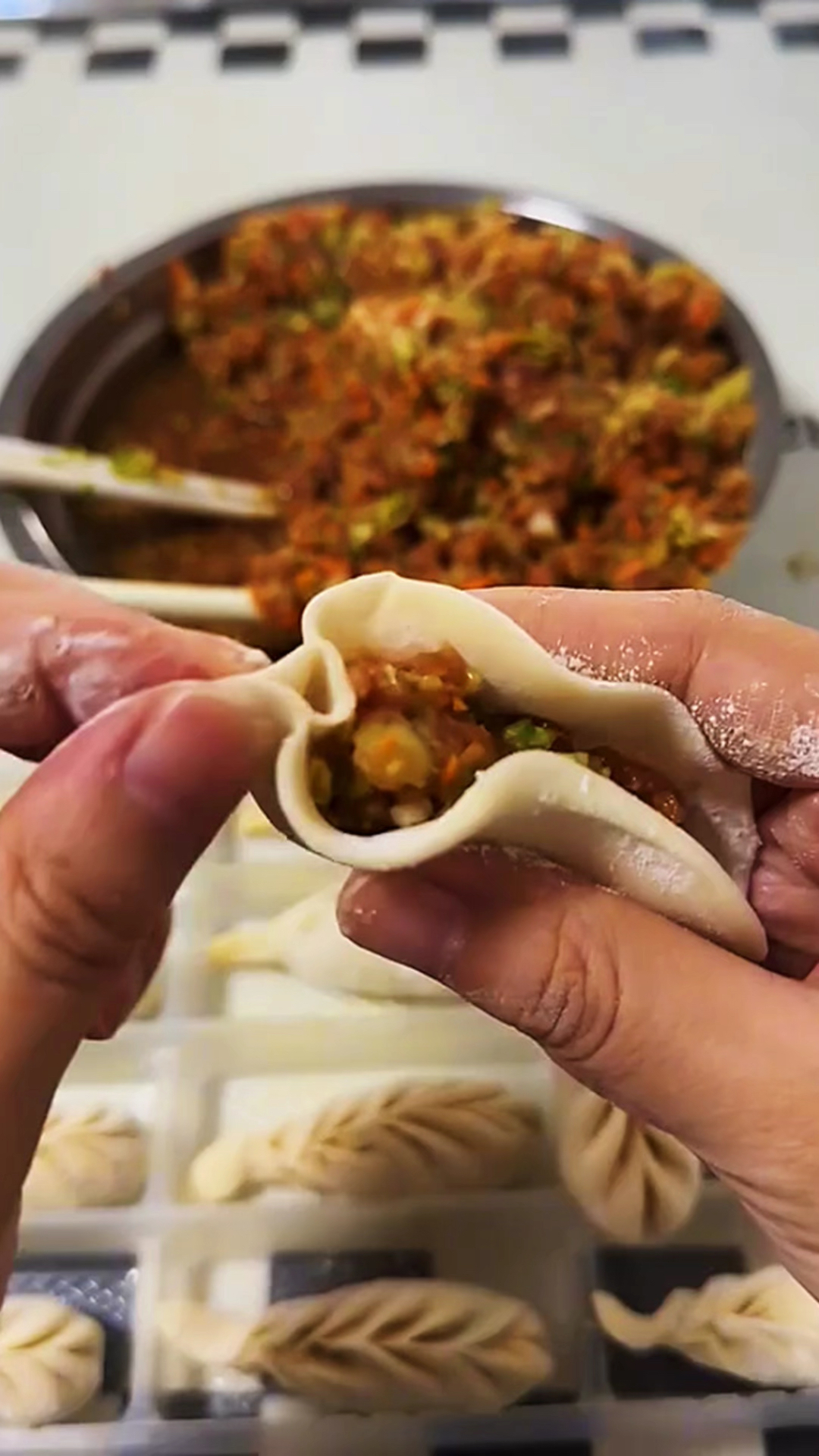 制作麦穗形状的饺子