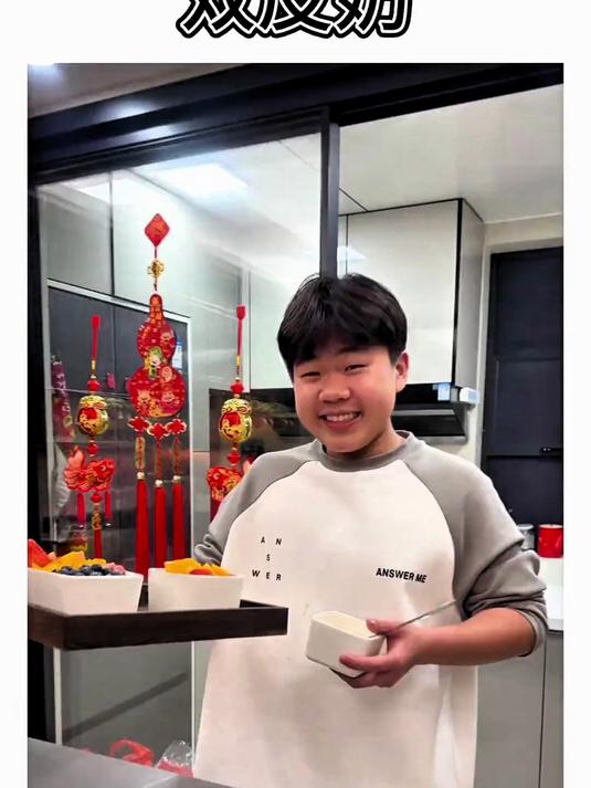 周末在家给孩子做个双皮奶吧,好看又好吃,还可以拿出去摆摊