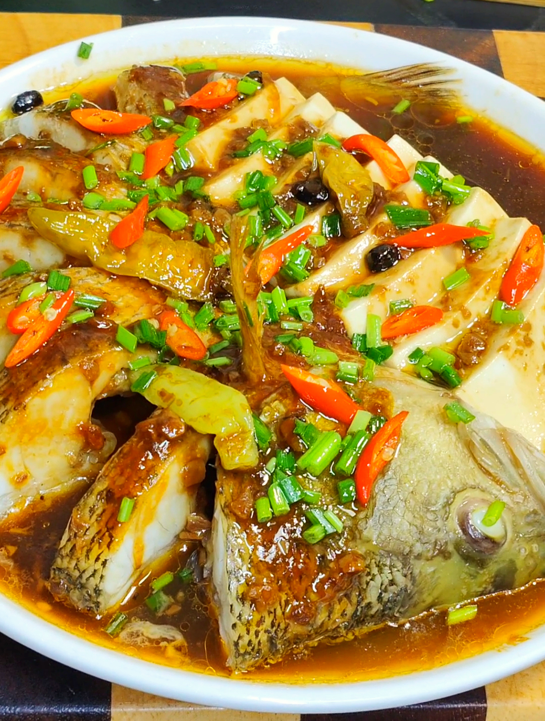 最近鲈鱼这做法火了,上桌全家都爱吃,特别开胃下饭