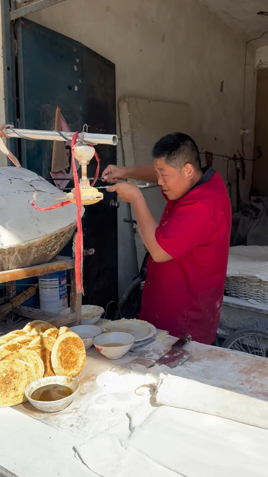 10元烧饼夹狗肉,