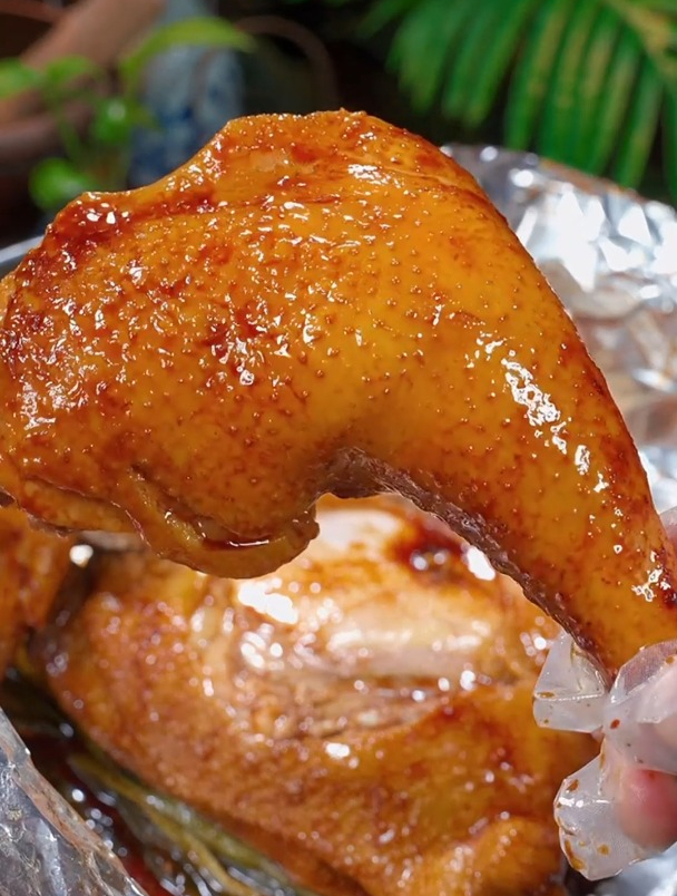 在家也能轻松做出叫花鸡,鲜嫩多汁,做法简单