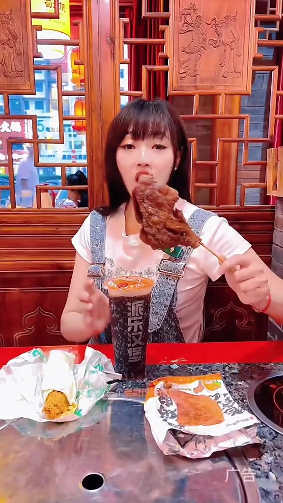 派乐火遍武汉的派乐汉堡在大同也有了,活动挺给力