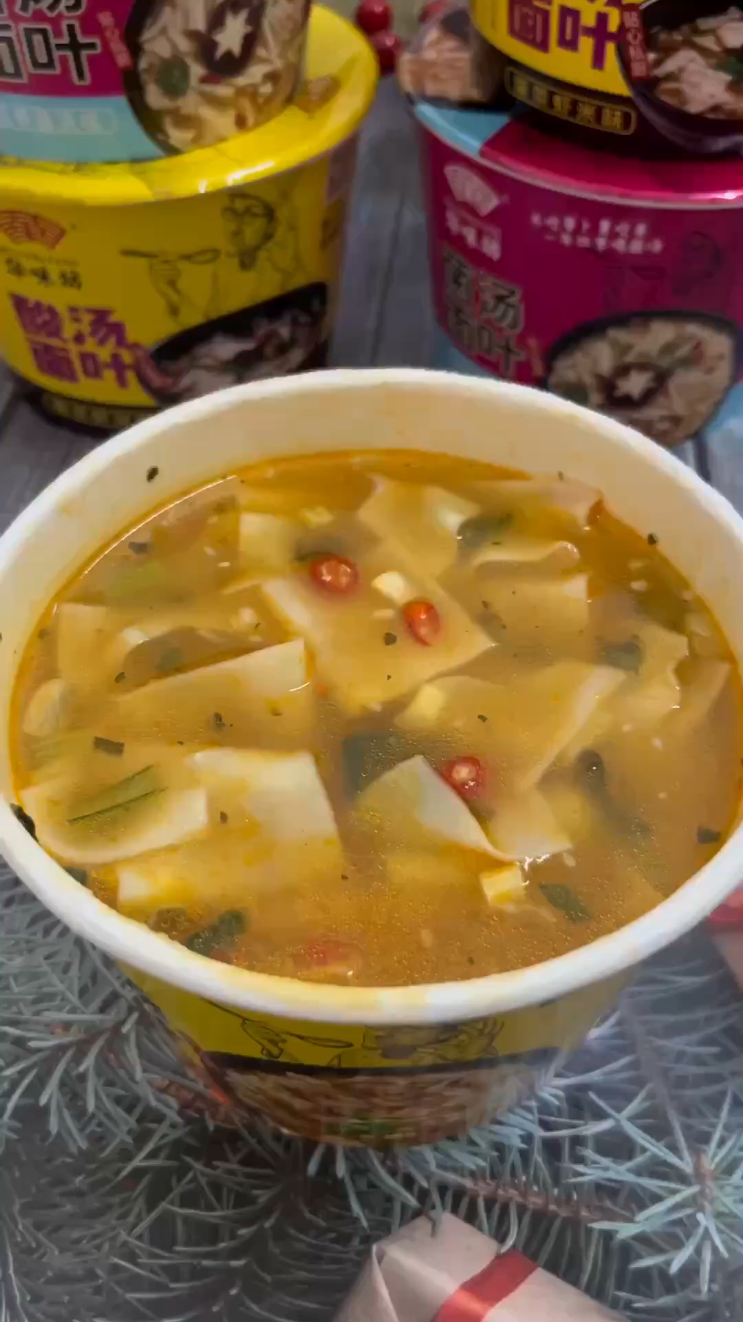 开水一泡就能吃的酸汤面叶,出门在外随时随地都能吃,好吃方便