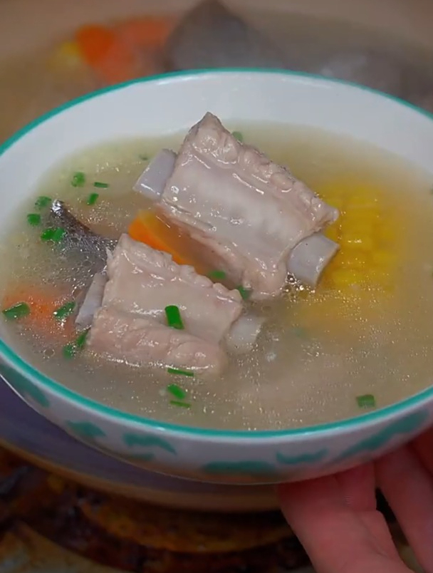 秋天天气干燥,要多给孩子喝这个海带排骨汤,汤鲜味美