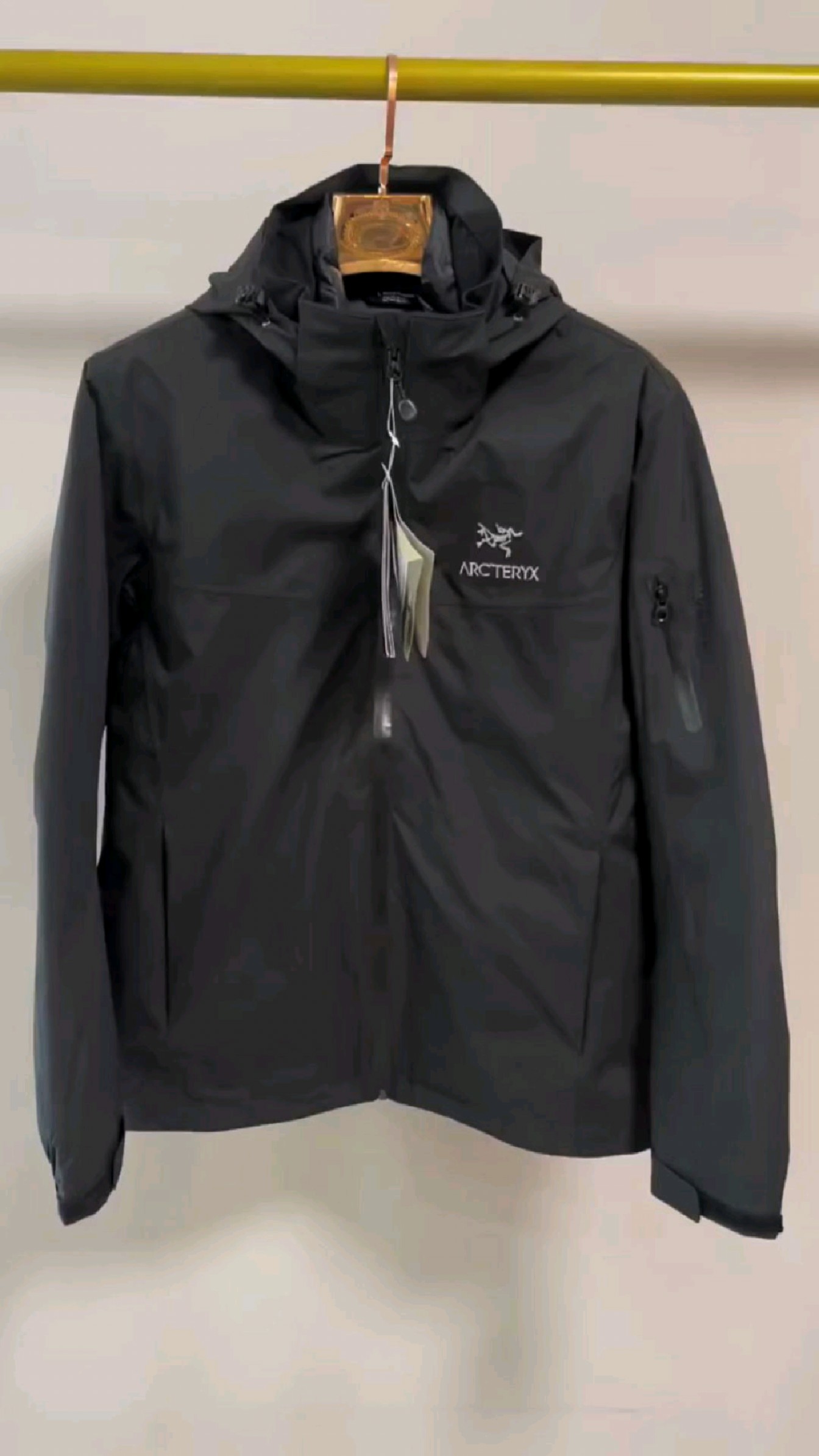 展示下始祖鸟新款羽绒服