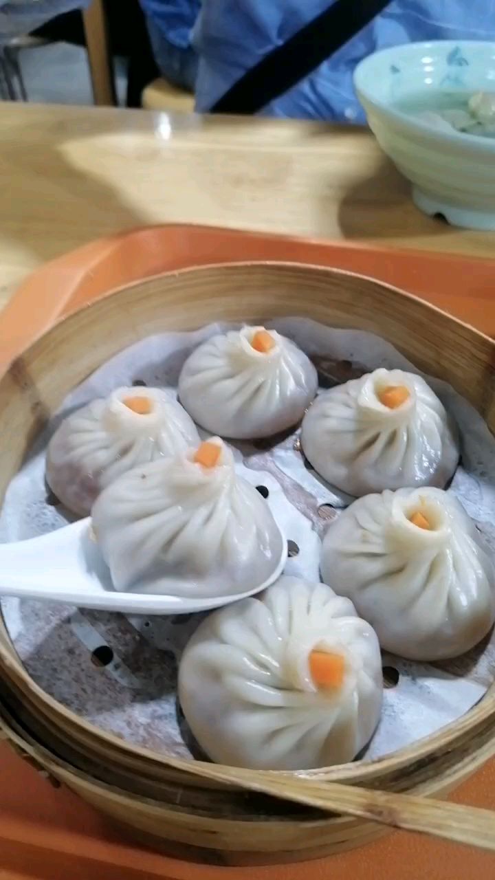 能做出满汉全席的皇帝,也没必吃过扬州蟹黄汤包。