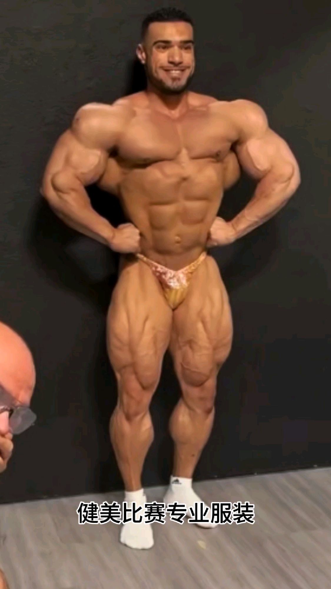 威猛霸气的肌肉男