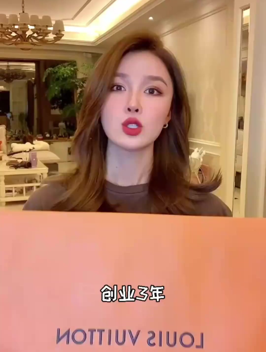 Lv鳄鱼皮包包开箱,我人生中的第一只大牌包包!