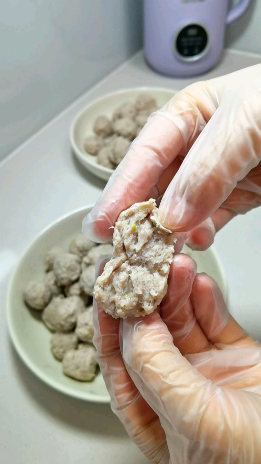 猪肉丸子的家庭做法,脆嫩Q弹,真的超级好吃,强烈推荐去做