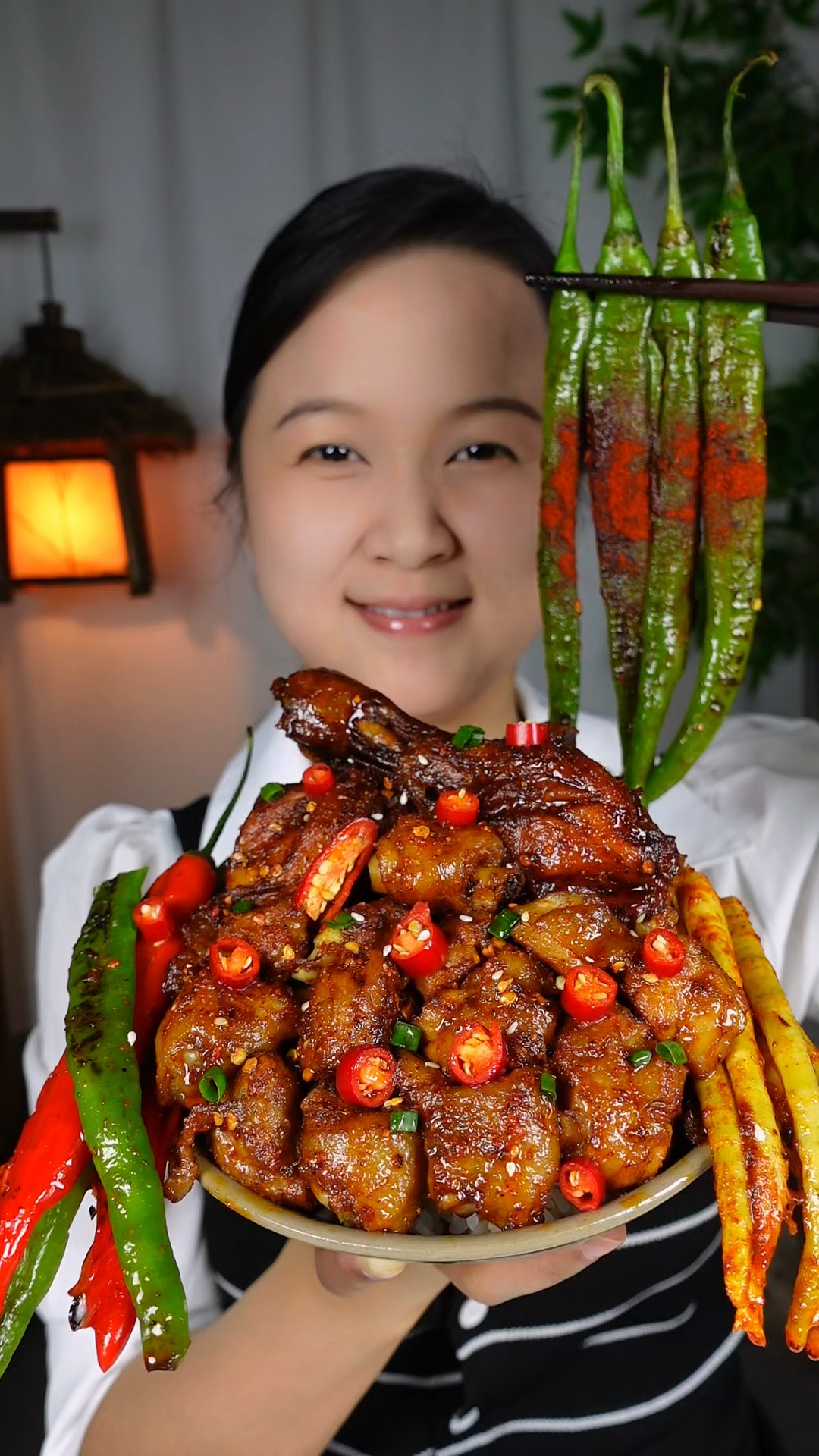 家常饭来啦!今日辣炒鸡块,我的最爱,食欲满满呀!好吃又下饭!