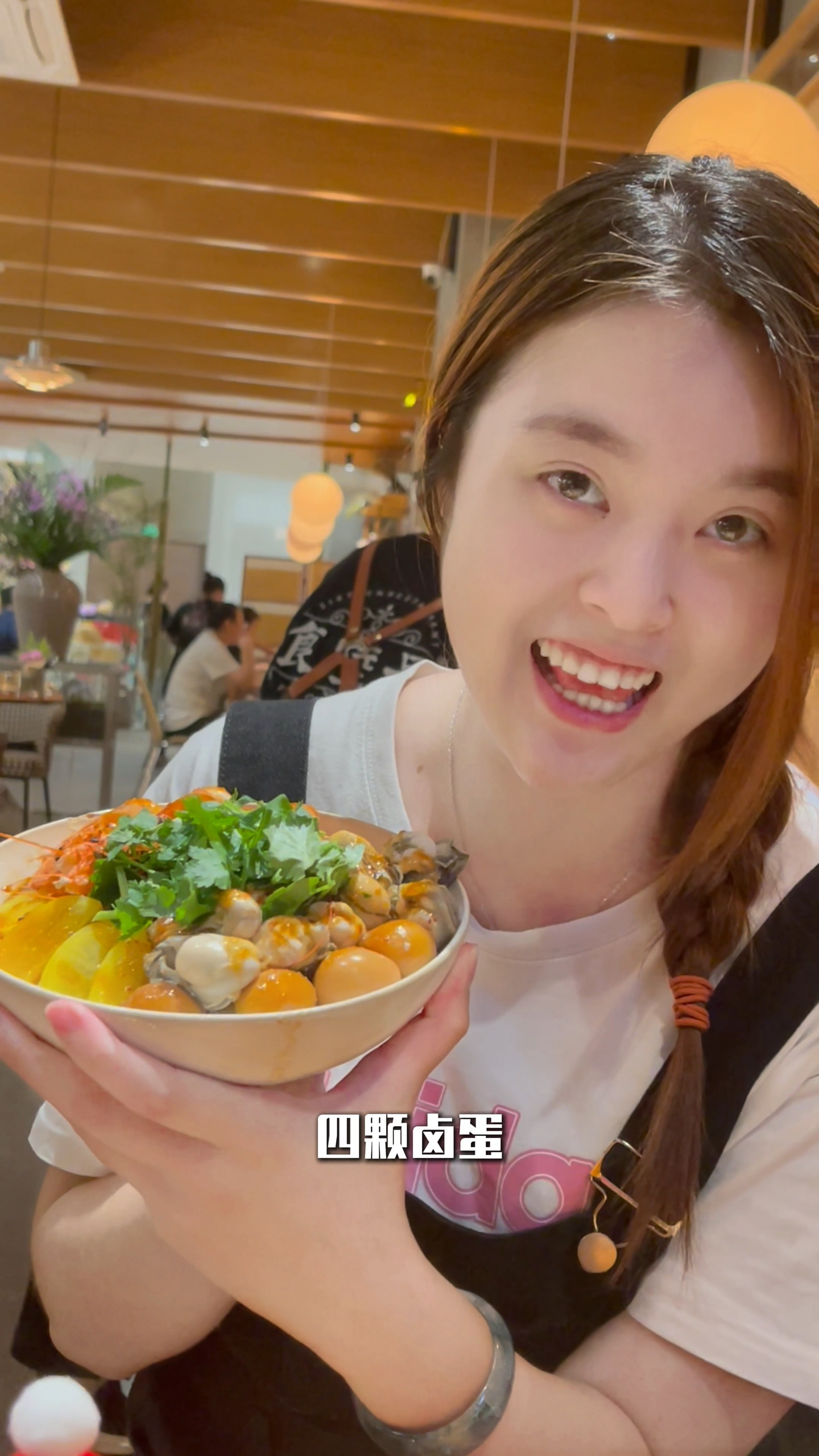 拿茶叶礼盒换饭之台湾料理,大陆朋友一个人炫了三人份的卤肉饭!