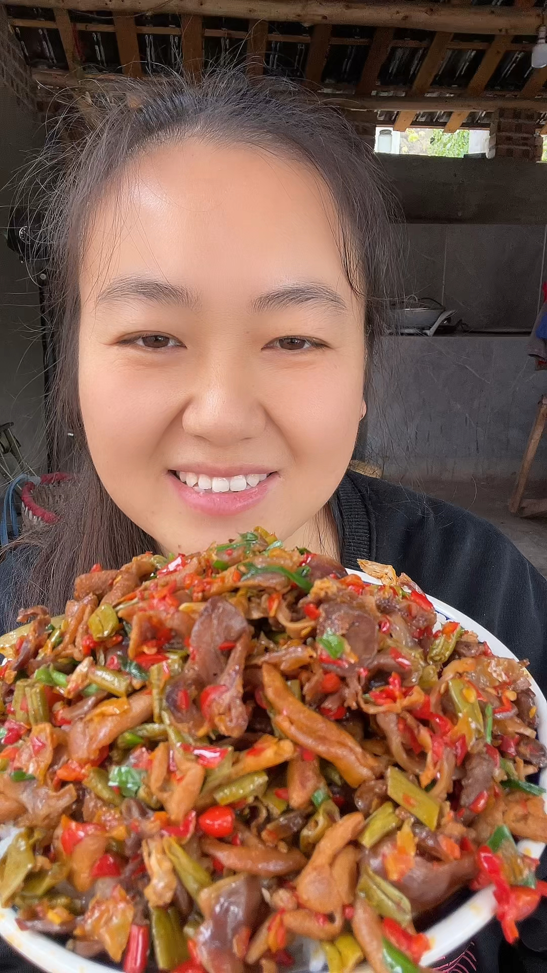 今天来个简单的酸辣鸡杂盖饭