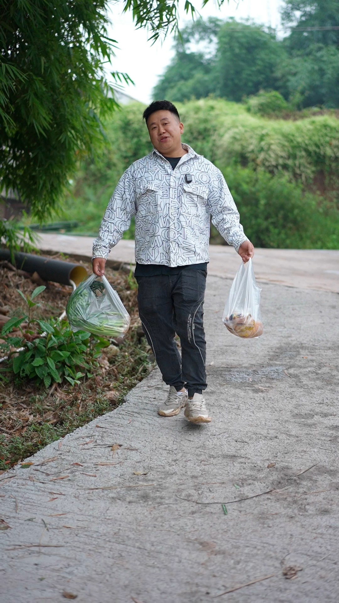 好久没吃这道菜“黔江鸡杂”刚好这几天降温了,晌午给家人弄一顿