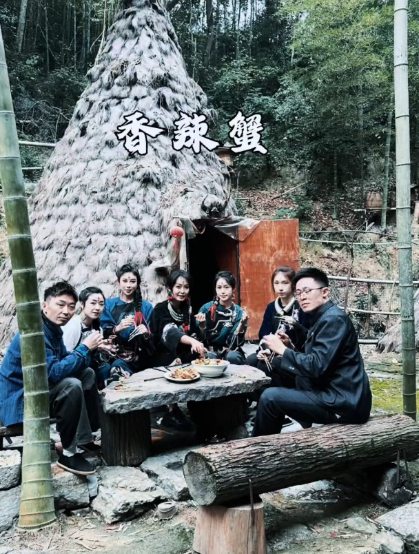 永远要寻找比自己更积极的人,比自己更积极的环境,香辣蟹