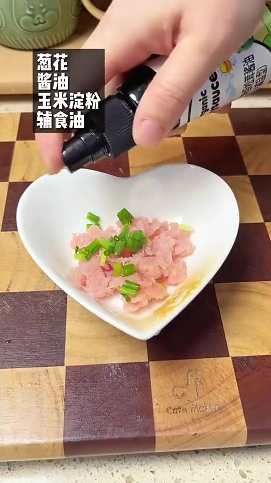 一岁半宝宝的晚餐,一口下去有六种食材的宝宝版菜饭