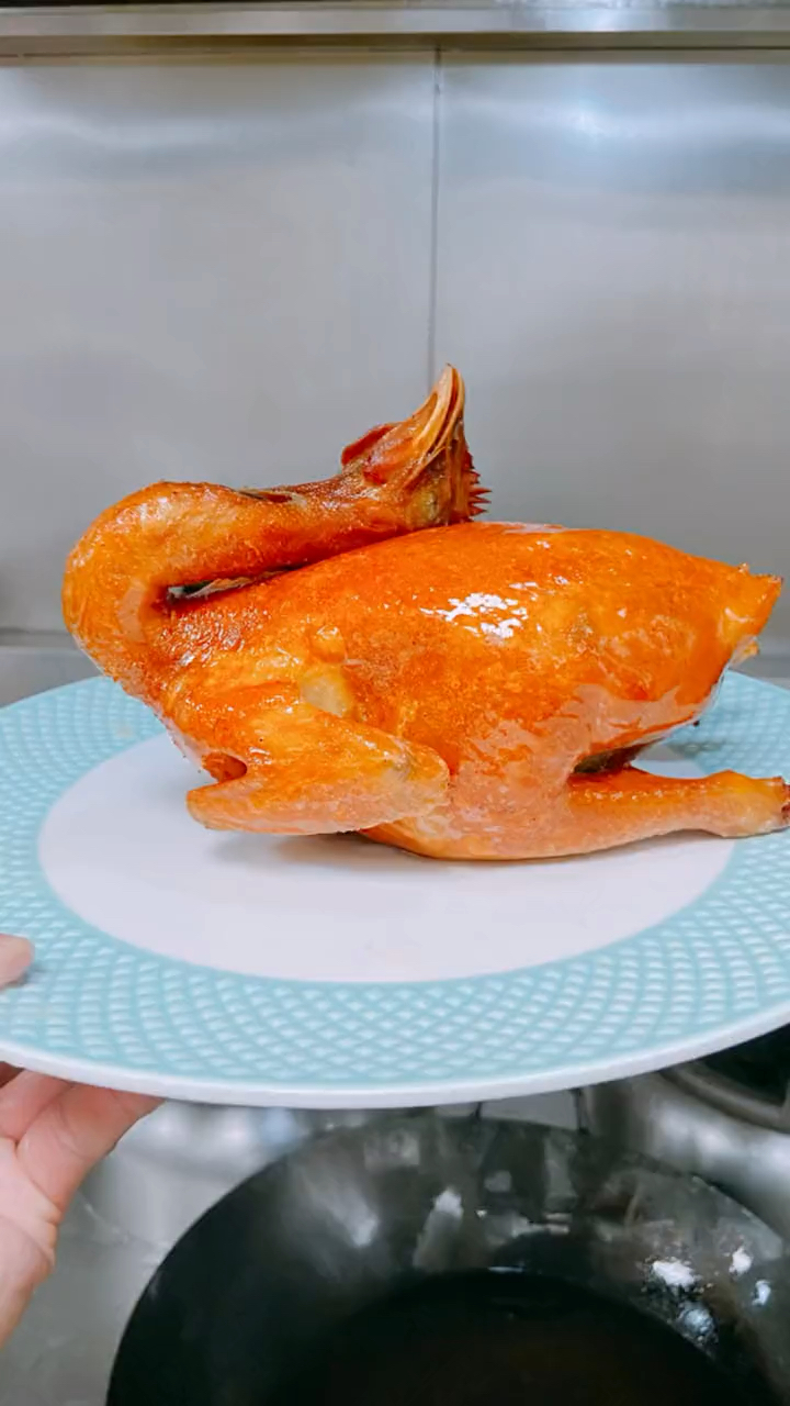 先卤后炸,皮脆肉嫩多汁