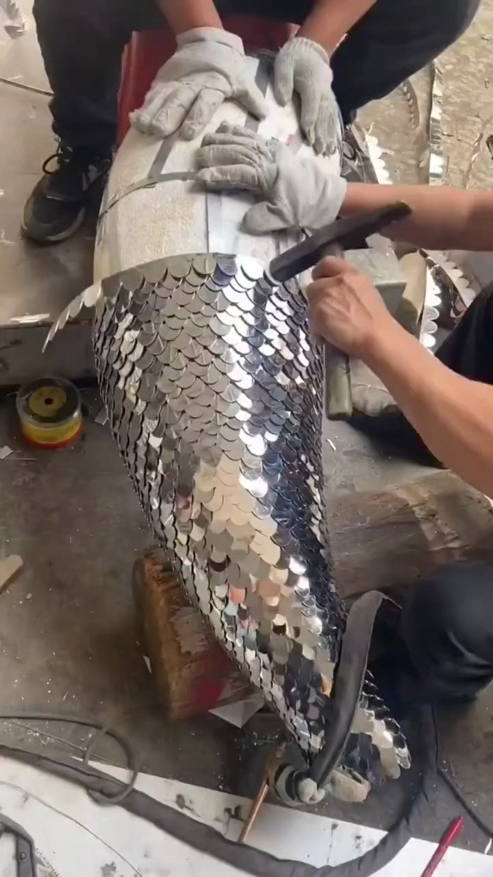 聚蕴 不锈钢镜面鲤鱼抛光处理