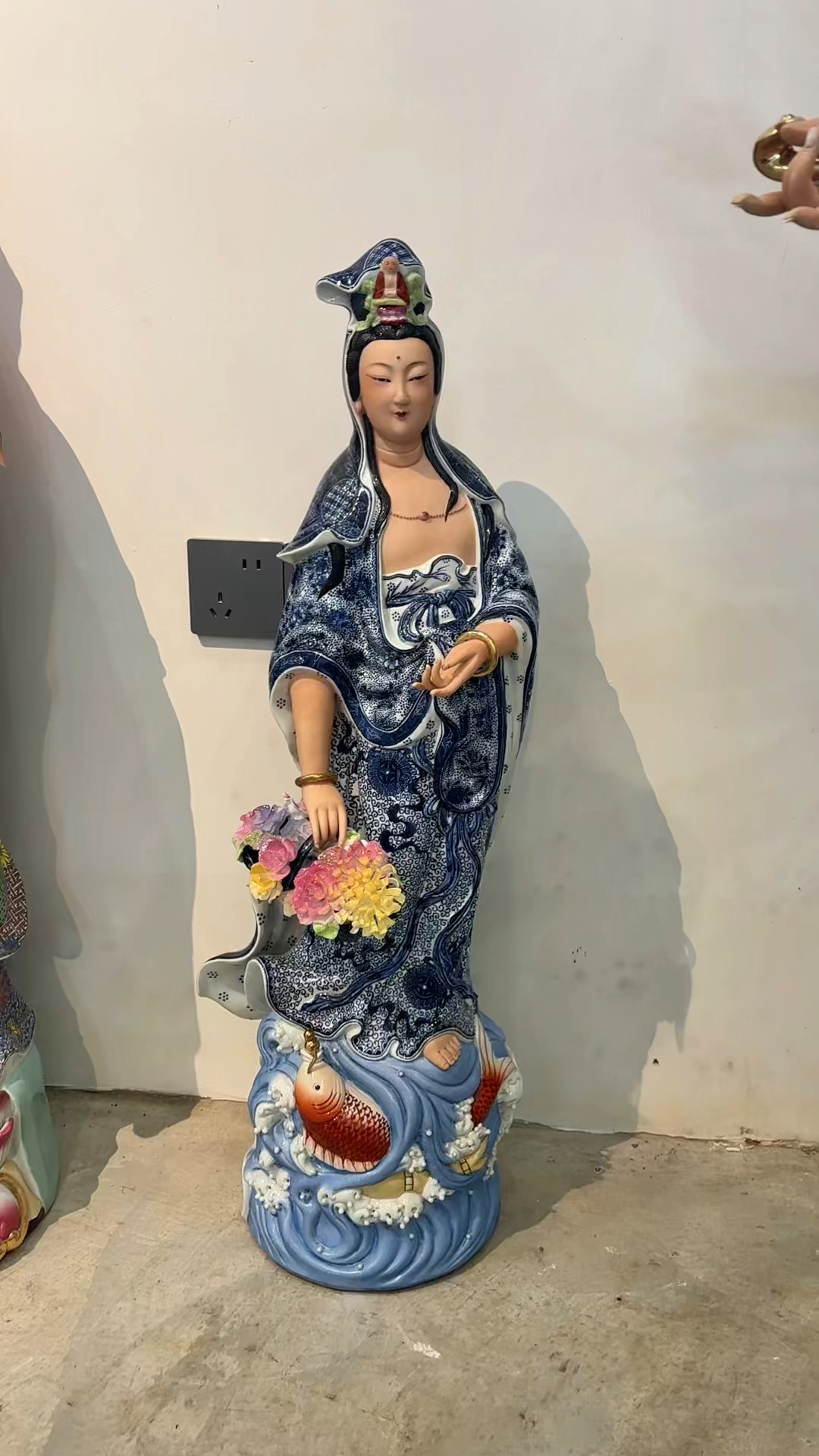 青花瓷鱼篮观世音菩萨尊像,景德镇手工陶瓷非遗传承雕塑摆件