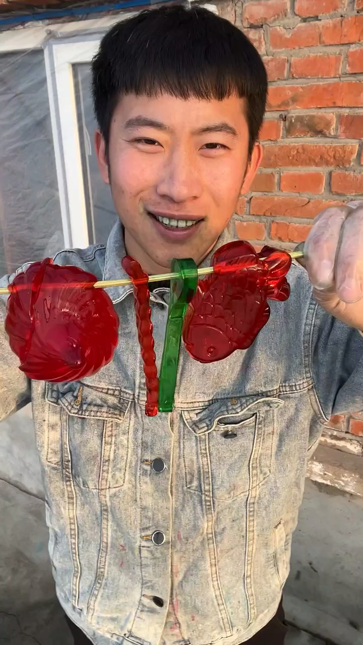 今天我做了一个红色包子果冻