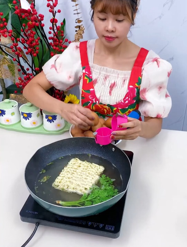 家用必备!多功能鸡蛋开壳器,安全不伤手,剥壳无残留!