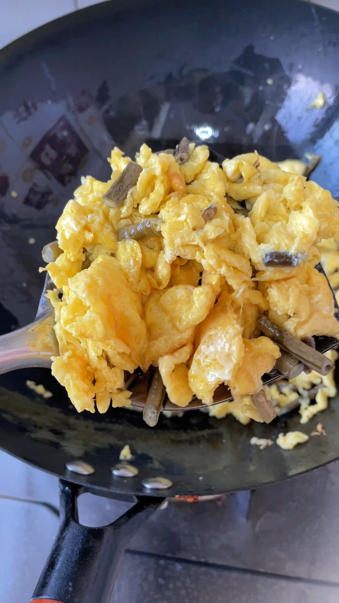 超级下饭的酸豇豆角炒蛋