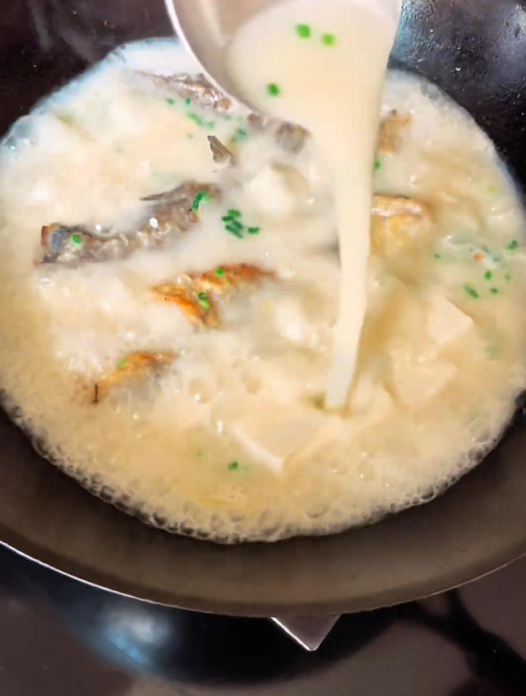 补气又养颜!黄辣丁豆腐汤,简单又美味!