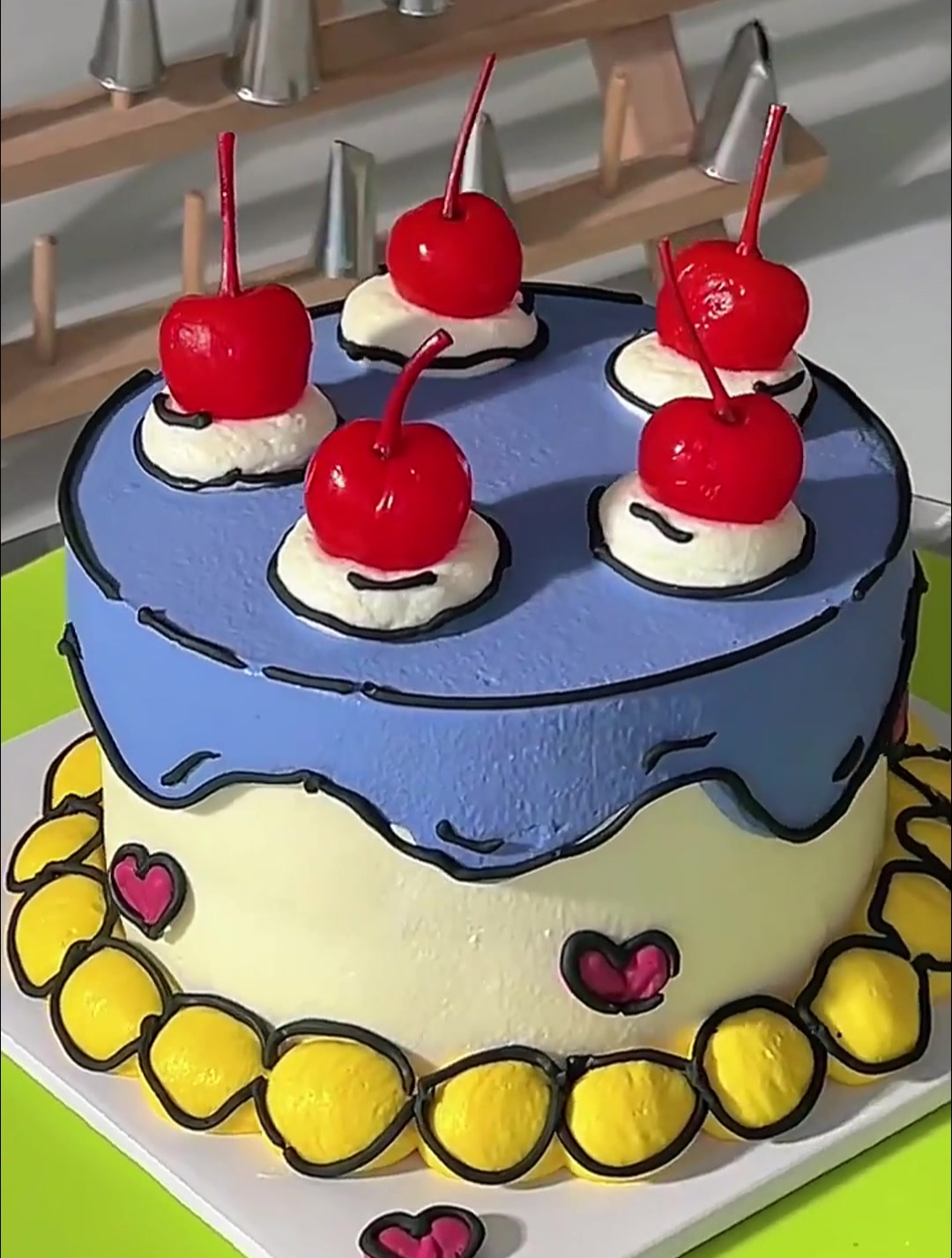 制作二次元蛋糕……