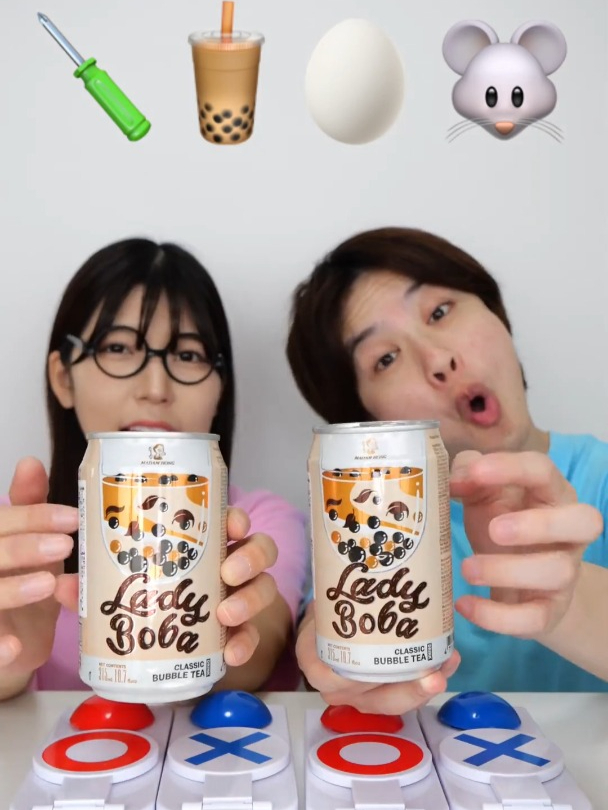双人零食测评!易拉罐奶茶味道不错哟