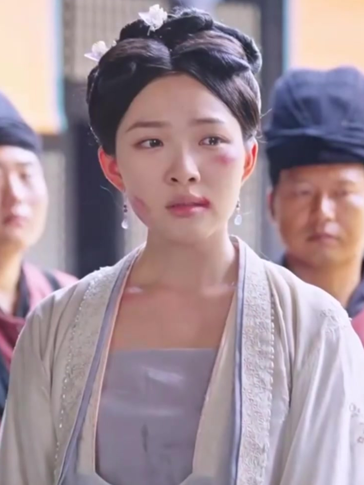 热播短剧抢先看《卖菜大妈竟是皇嫂》一口气看完全集