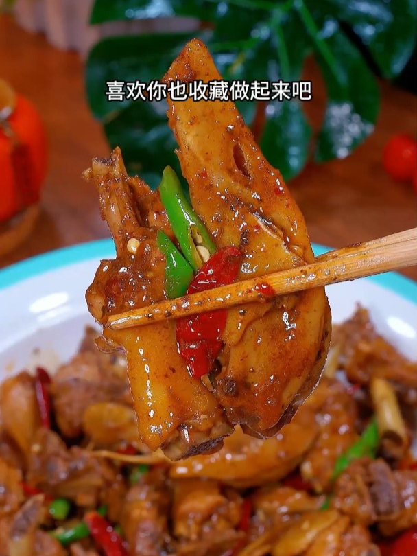家里来客做道紫苏焖鸭,还没上桌就被抢光了,好吃又入味